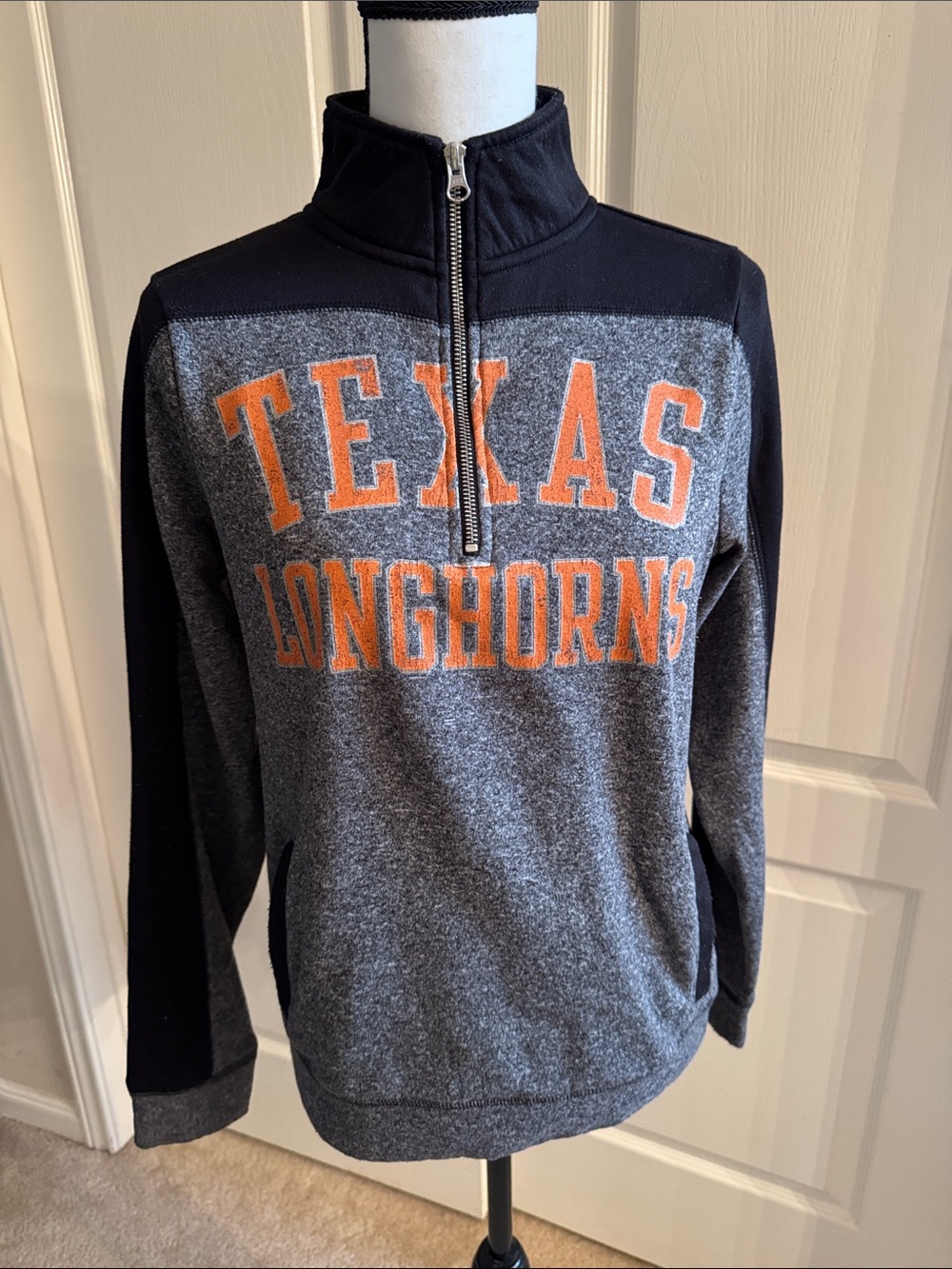 Texas Longhorns Gray & Black Quarter-Zip Sweatshirt - Size Medium